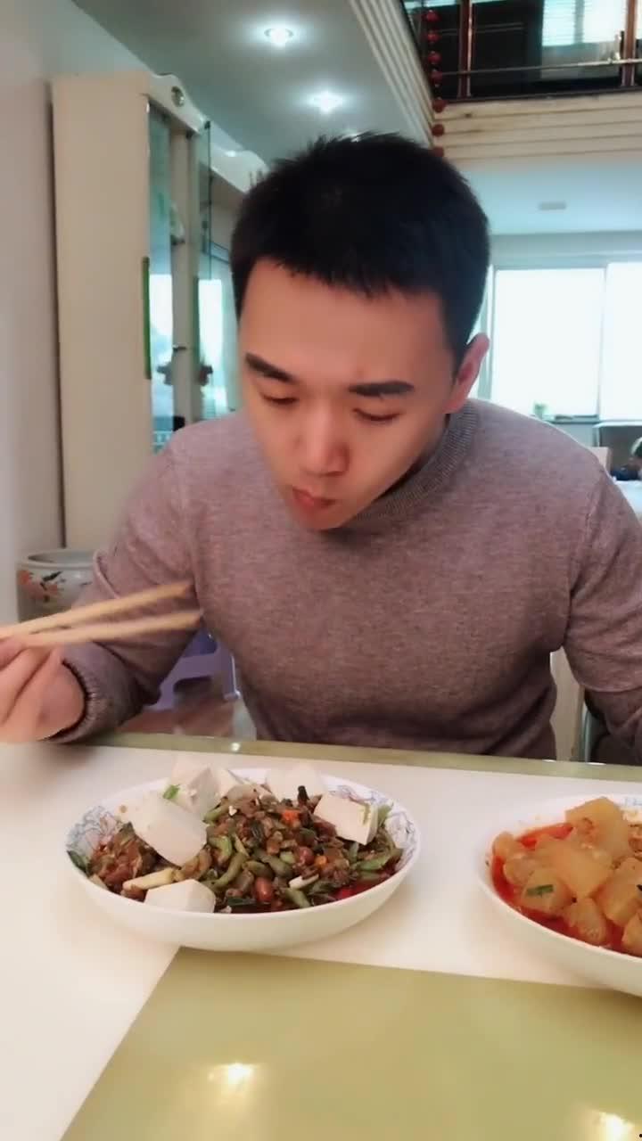 娱乐吃瓜酱男朋友好饿