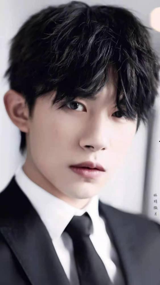 娱乐吃瓜君贺峻霖,娱乐吃瓜界的风云人物